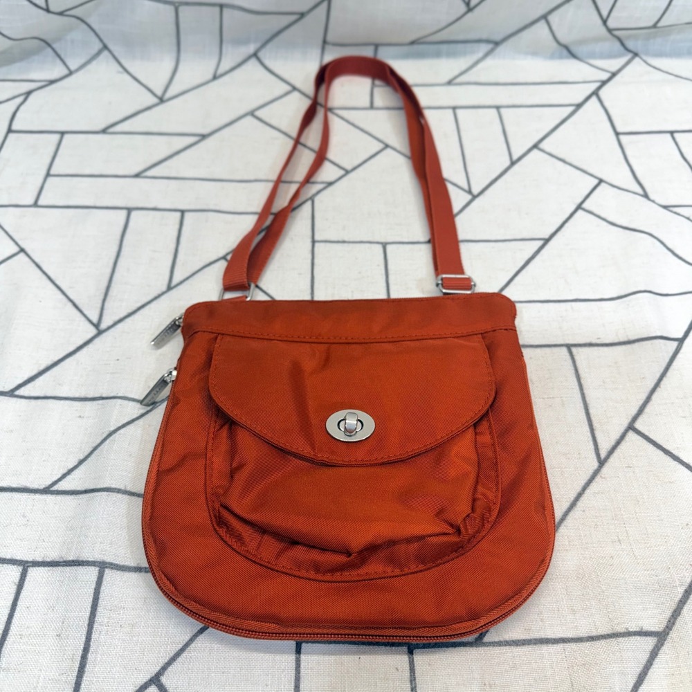 Baggallini Crossbody Bag Small Orange Nylon Turn-Lock Pocket Adjustable Strap